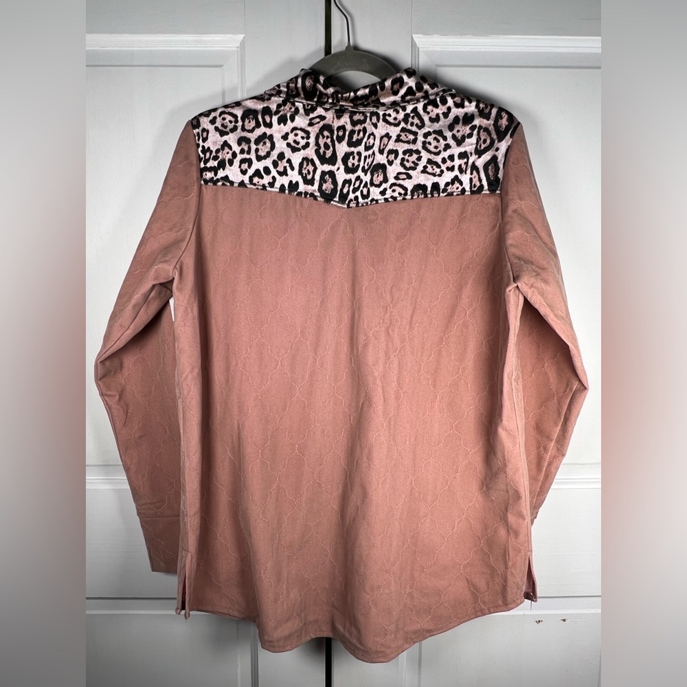NWT Umgee Pink Button-Down Shirt Quilted Texture Leopard Print Accents Size Sm - Picture 5 of 10
